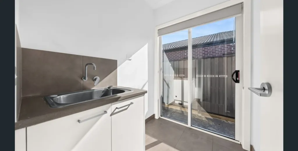 63 Fitzpatrick Circuit, Kalkallo – property photo 11