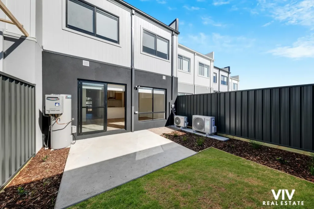 22 Elves Walk, Tarneit – property photo 2